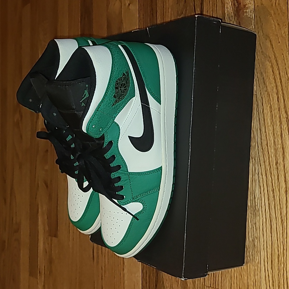 Jordan 1 Mid Pine Green